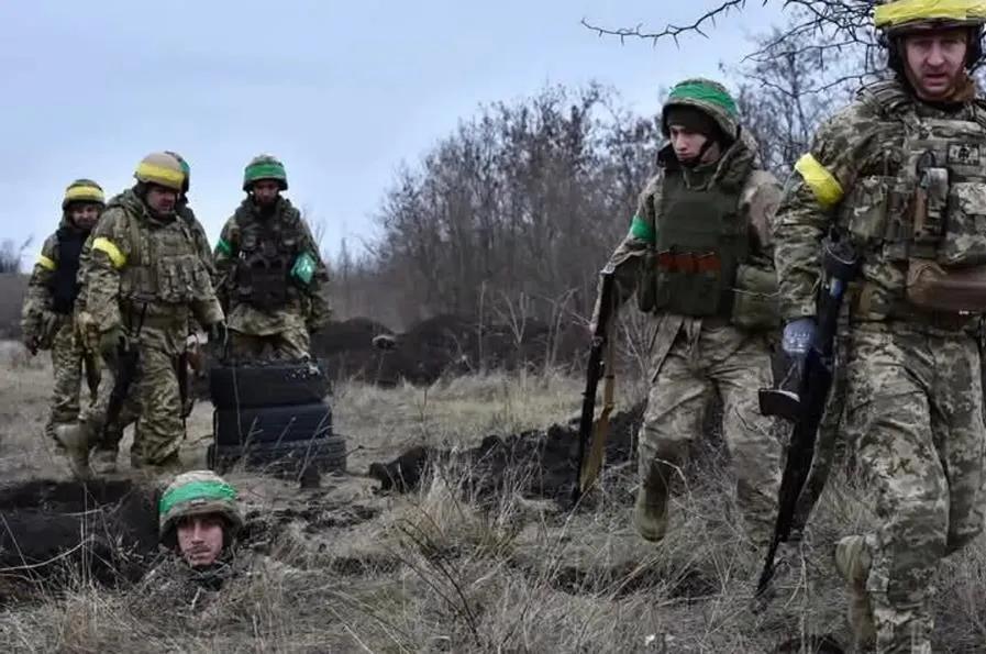 德国媒体指出，有关俄军控制乌克兰人口稠密地区的报道已屡见不鲜。乌克兰武装部队已经