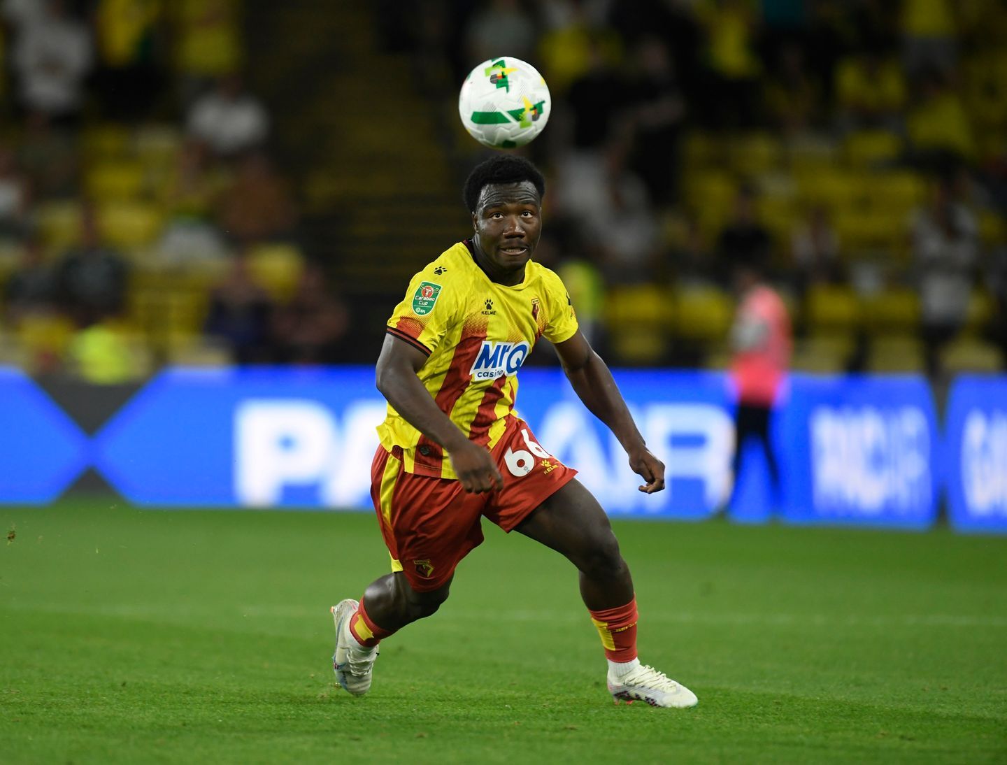 拜仁对伊兰坤达有价值约450万至500万欧元的回购条款，他在夏天以300万欧元的