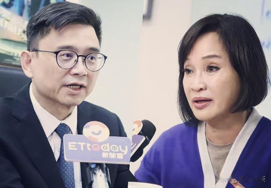 高雄选情出现反转！之前很多人都觉得高雄一直是绿营占优势，可岛内一份民调一出来，不