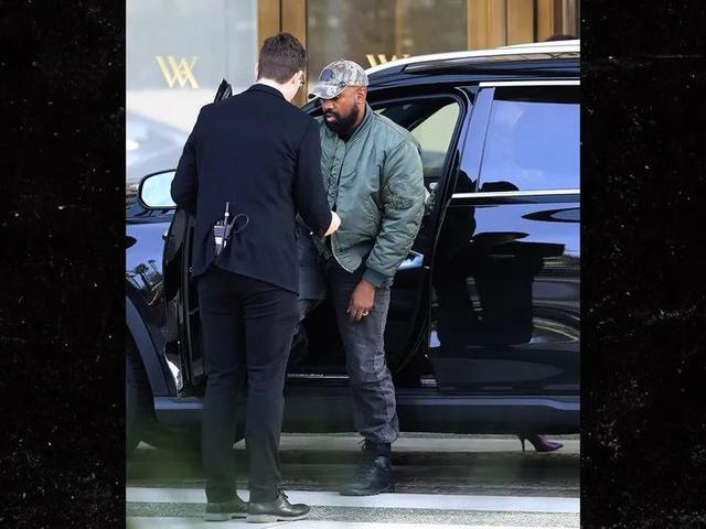 Kanye 暗中观察中国 YEEZY 市场，没想到居然 299 清仓大甩卖？