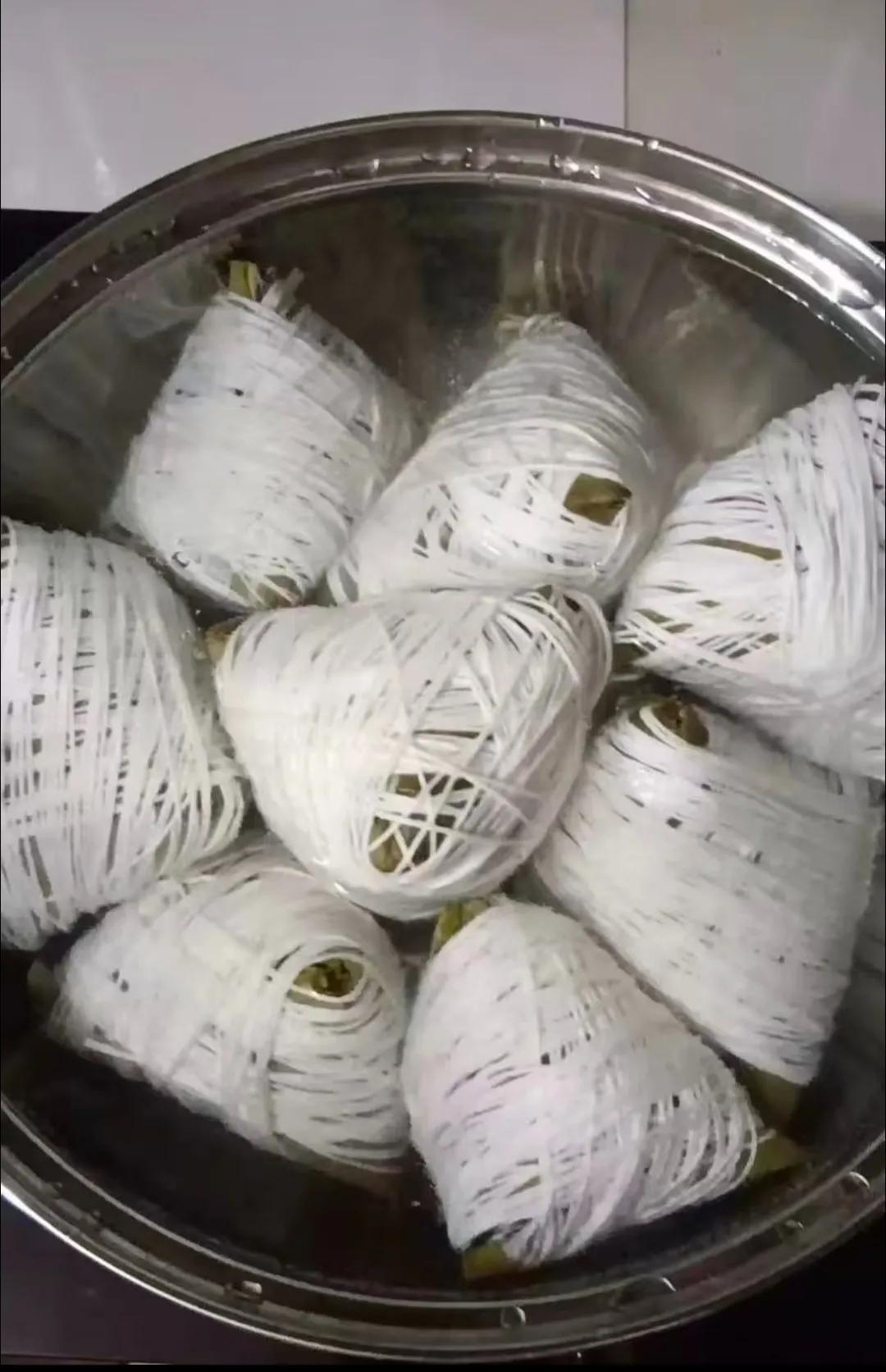 每次包粽子都被嫌弃散了，这下应该不会散了吧？