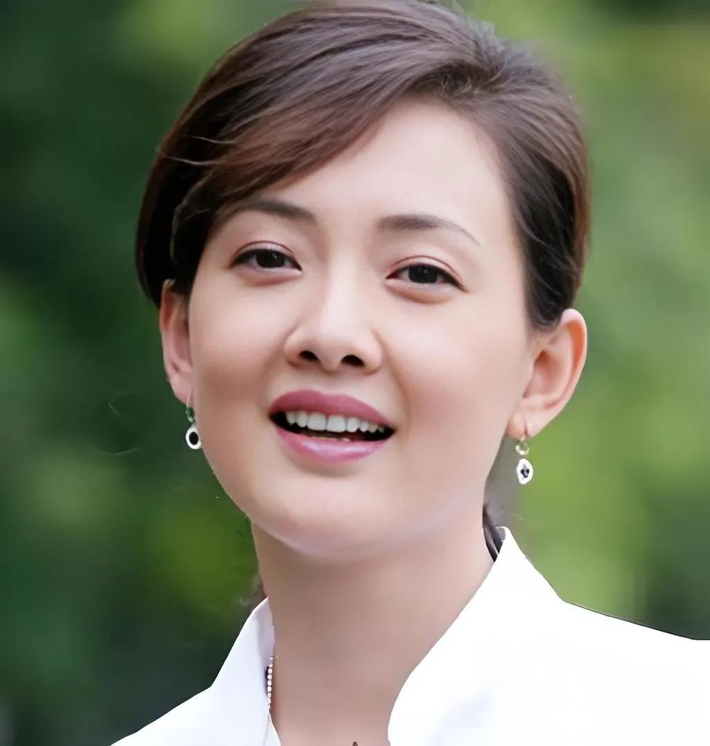 我们眼中的牛莉不但是著名的演员，还是一个连续10年登上春晚的小品演员，她的才华不