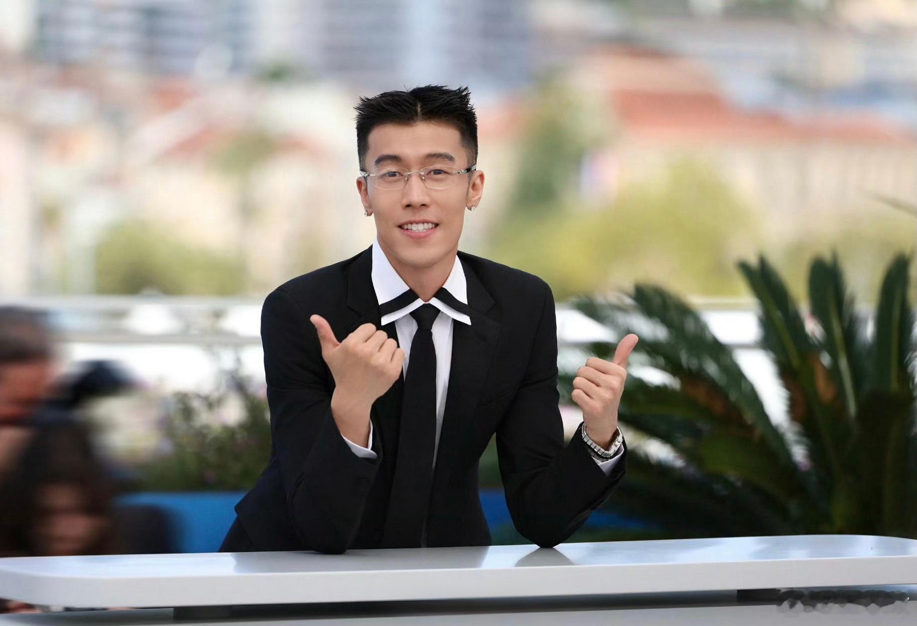 周游原来是影帝来的 谁懂周游演技的魅力啊✨，不张扬却很有力量，生命树里，白椿的内