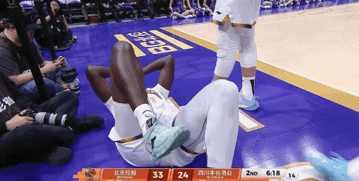 CBA第40轮，北控主场对阵四川，本就一胜难求的四川男篮，今晚遭遇毁灭性打击！