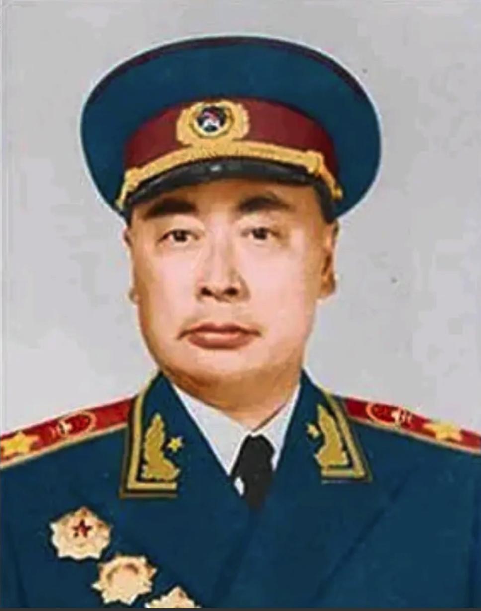 1937年，陈毅下山遇险。他口渴讨水，随口问：“陈老弟呢？”少妇答：“上团部了。