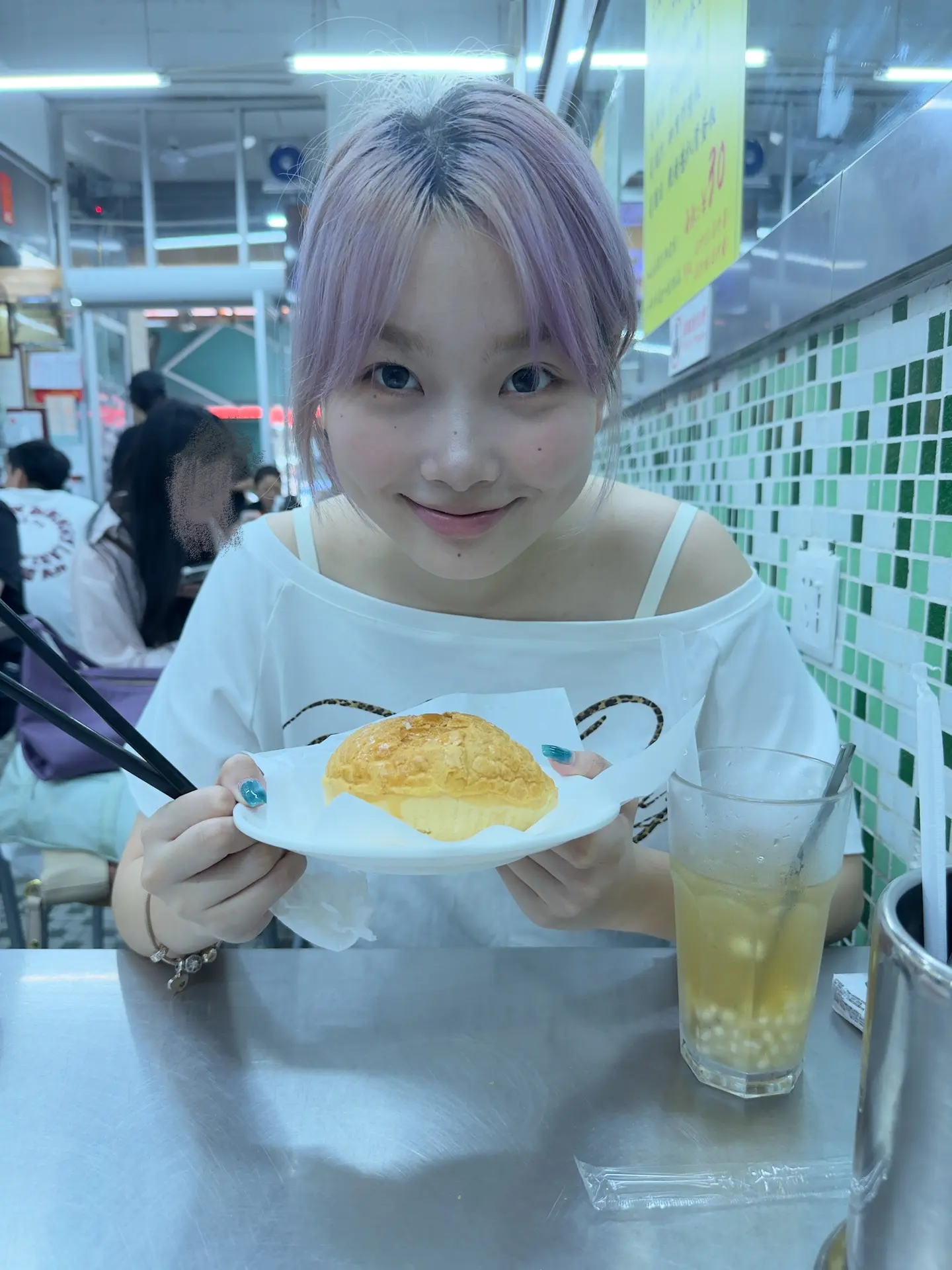这家店王嘉尔去过。珠海游花了一天去吃好吃的。以为颓记会排队很久，结果居...
