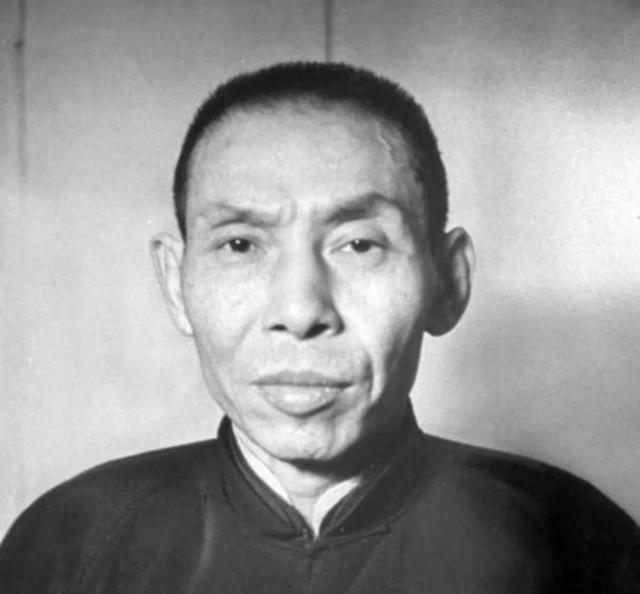 1920年，黄金荣全然不顾林桂生，执意要娶露兰春。杜月笙在旁劝道：＂大哥，您与桂