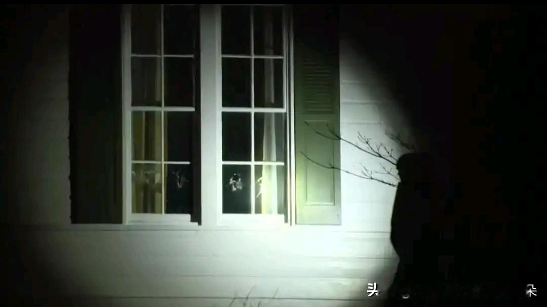 🔥【突发！美国副总统万斯住所遭袭，现场细节曝光！】

当地时间1月5日凌晨，美