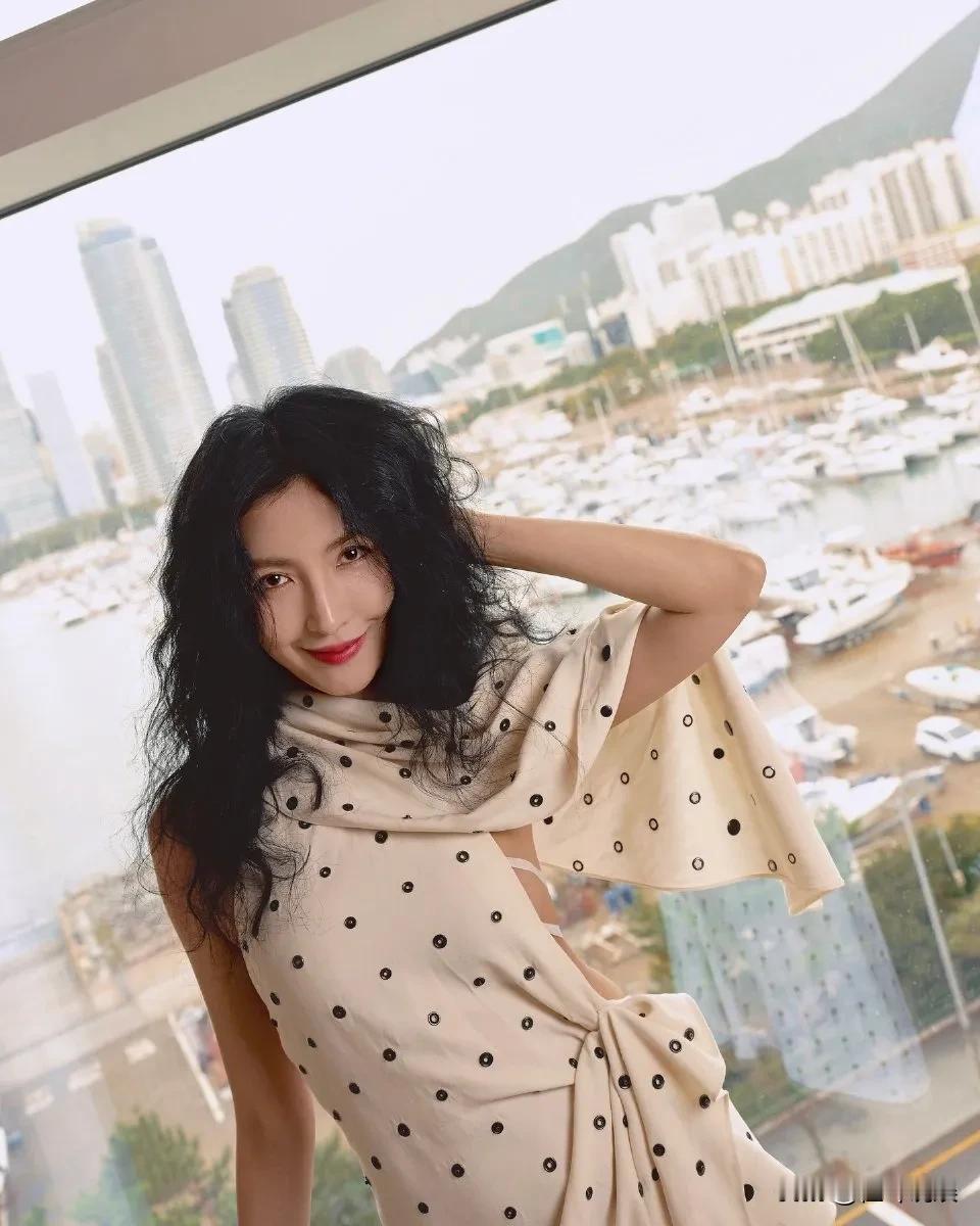 #辣妹杨谨华# 
杨谨华太火辣了[飞吻]