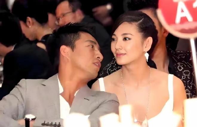 2009年，张雨绮在汪小菲生日宴会上，将蛋糕甩在他的头上。汪小菲怒骂张雨绮：“你