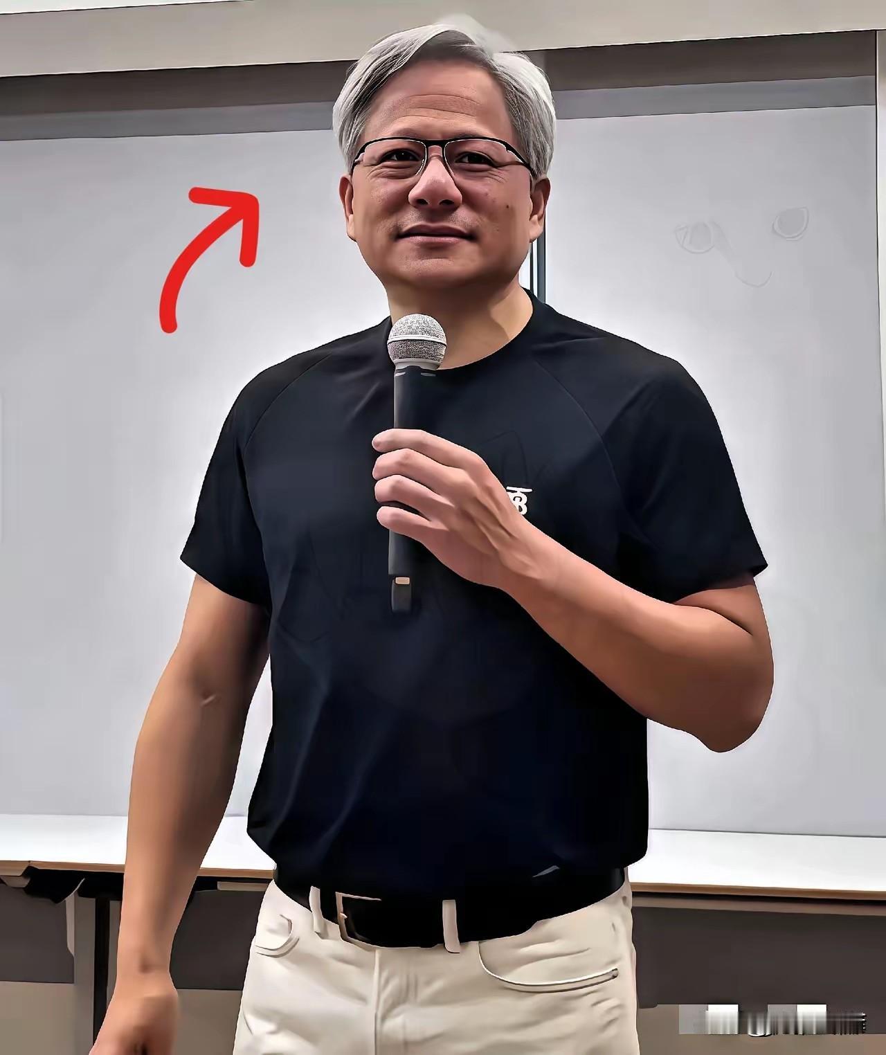 难怪有人常说，华人要是和白人结婚，到了第三代基本就看不见华人的样子了。英伟达的老