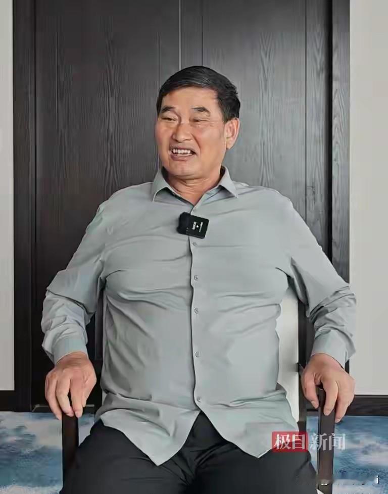 记者问朱之文，现在网上大家争议可能比较大的是，关于农民种地不辛苦的这个事情，你有
