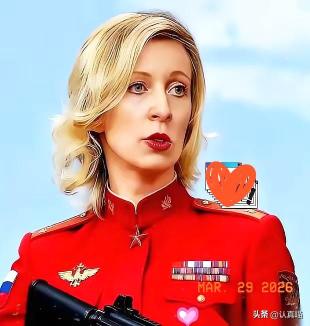 俄媒这番话，
说得直白又扎心，
却点透了当下最现实的生存逻辑。
当有人处心积虑联