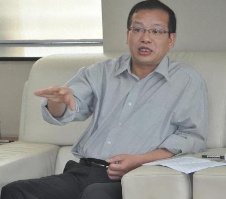 中央终于对“裸官”亮出最狠一刀！那些把妻儿送出国、自己留在国内捞得盆满钵满的“两