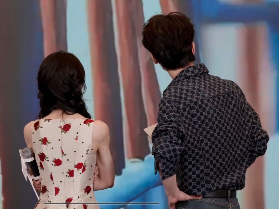 这个背影，品味 