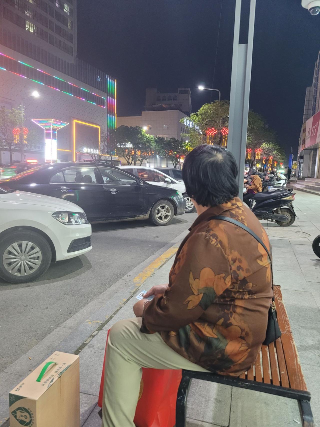 爸妈都是好人，但熟悉他们的都感慨，两人居然能携手走过了这半生。原因是我爸和我妈的