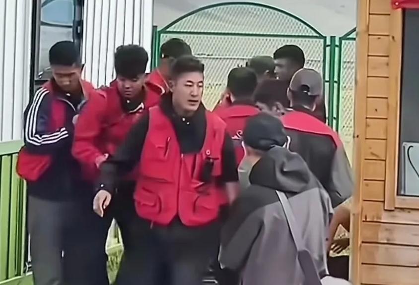 白活就白活吧，赛里木是真不敢去了，原来想暑假带孩子去玩一圈，咱也体验一下不白活，