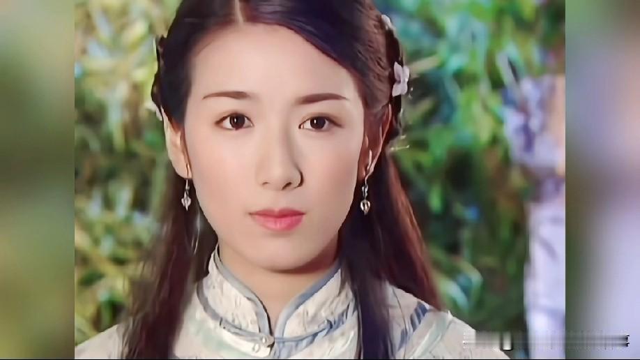 黄奕年轻时有多绝？女扮男直接内娱TOP级
 
真的要被早年的黄奕惊艳到！女扮男装