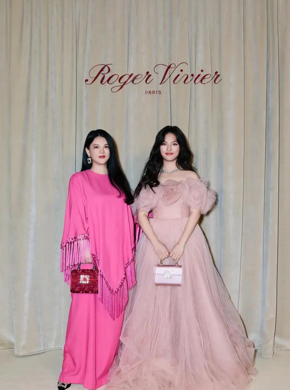 有人说应季的“香瓜”好吃
我却不是那么认为的
只要你想吃爱吃，哪个季节都能接受！