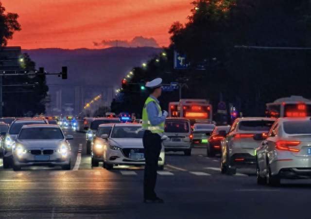 网上吵着取消辅警的，都是什么人？看完颠覆你的认知