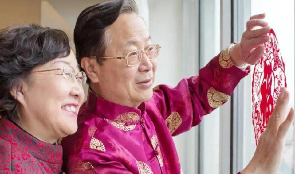 丁克一族现状：年轻时自在，老年或面临孤独、经济等三大挑战

“丁克一族”作为现代