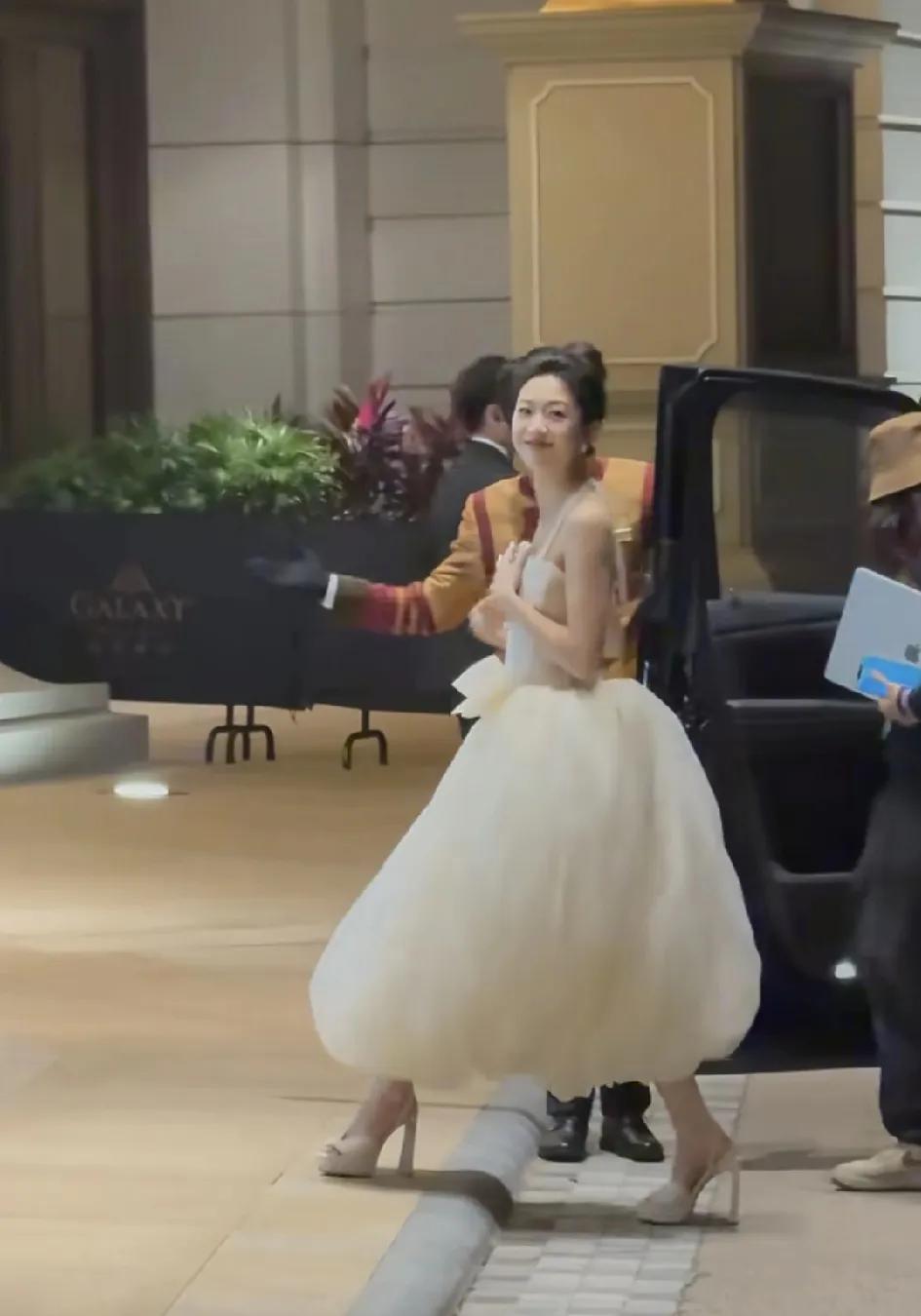 向涵之，这个名字就充满了文艺。
她虽然出生美国，但是和谷爱凌不同，她拥有可爱的东