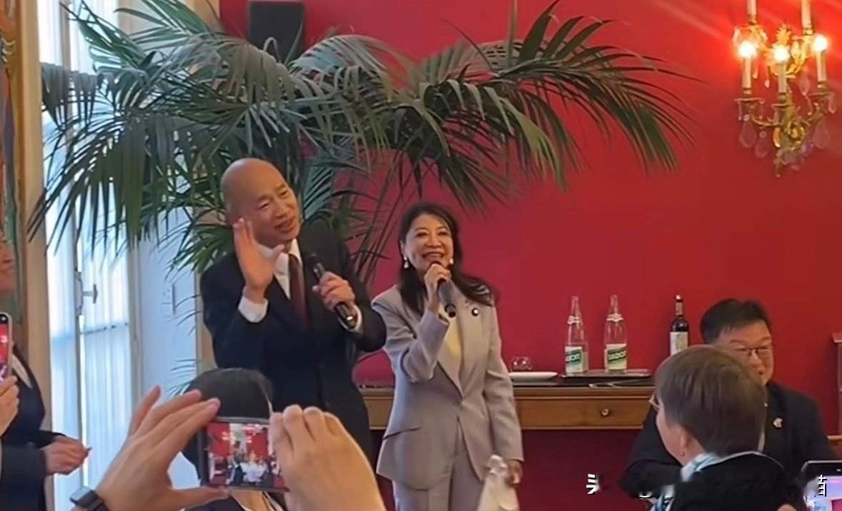 韩国瑜的英法行和郑丽文的大陆行，画风差得不是一点半点啊～
 
没有对比就没有发现
