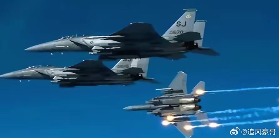 伊朗导弹摧毁以色列多个军事中心以色列全境遭导弹袭击，紧急批准征召预备役40万人今