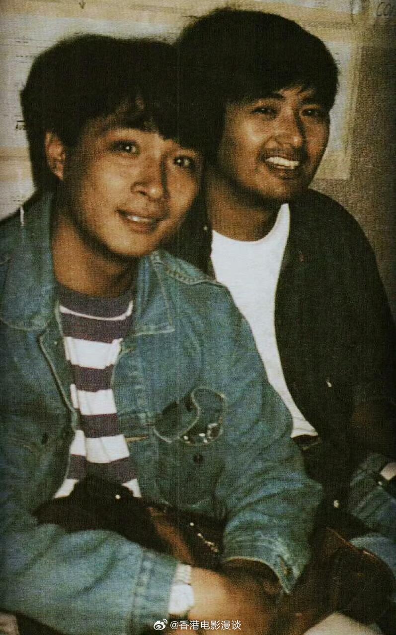 吴镇宇和周润发早年珍贵合影 