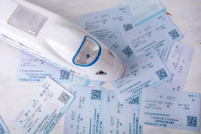 已经挂失作废的身份证，被陌生人用来买票乘车，近日，网友反映自己名下突然莫名出现一