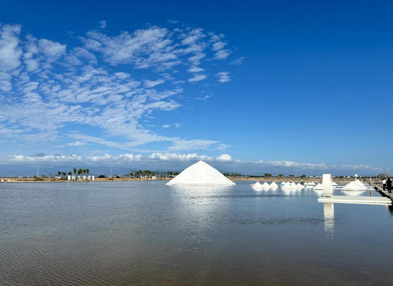 到高铁站（乐东），8元到黄流。出站台转了一圈才弄明白，距离真正的黄流镇还有6公里