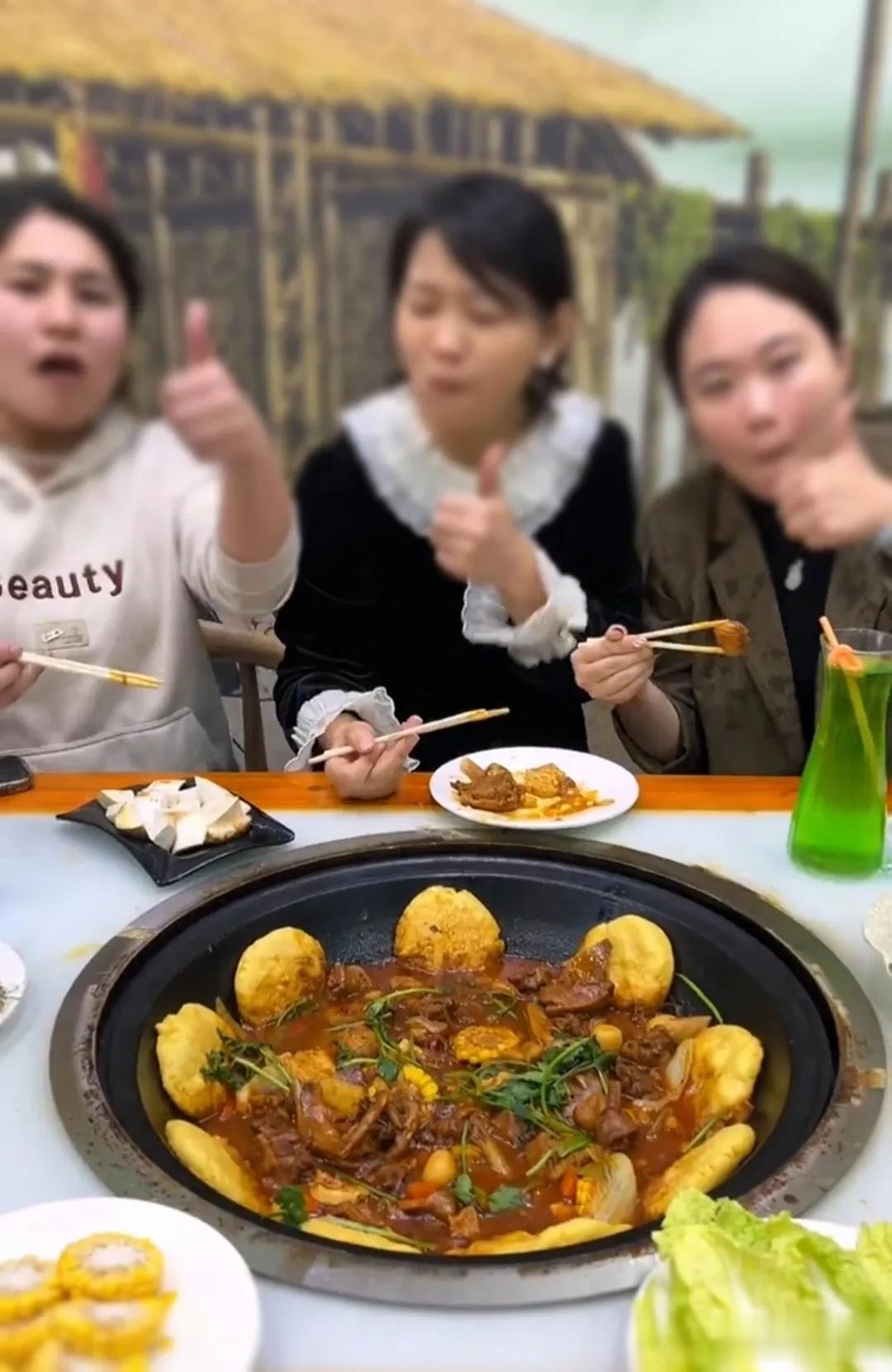 有人问:东北各种野味满地跑，东北人为什么不吃野生动物？

说明你没去过东北，大的