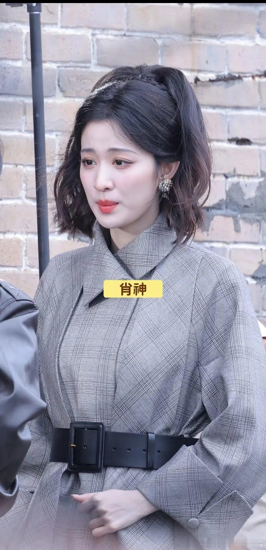 这剧服化这么招笑呢 ​​​