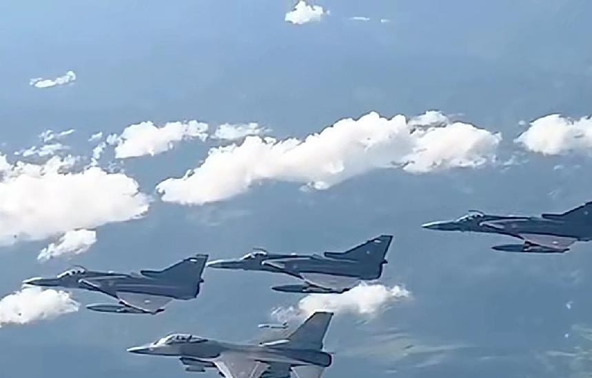 你有勇气敢来，我就有胆子能把你打下。大年初四，美国军机到黄海活动，并且是大机群，