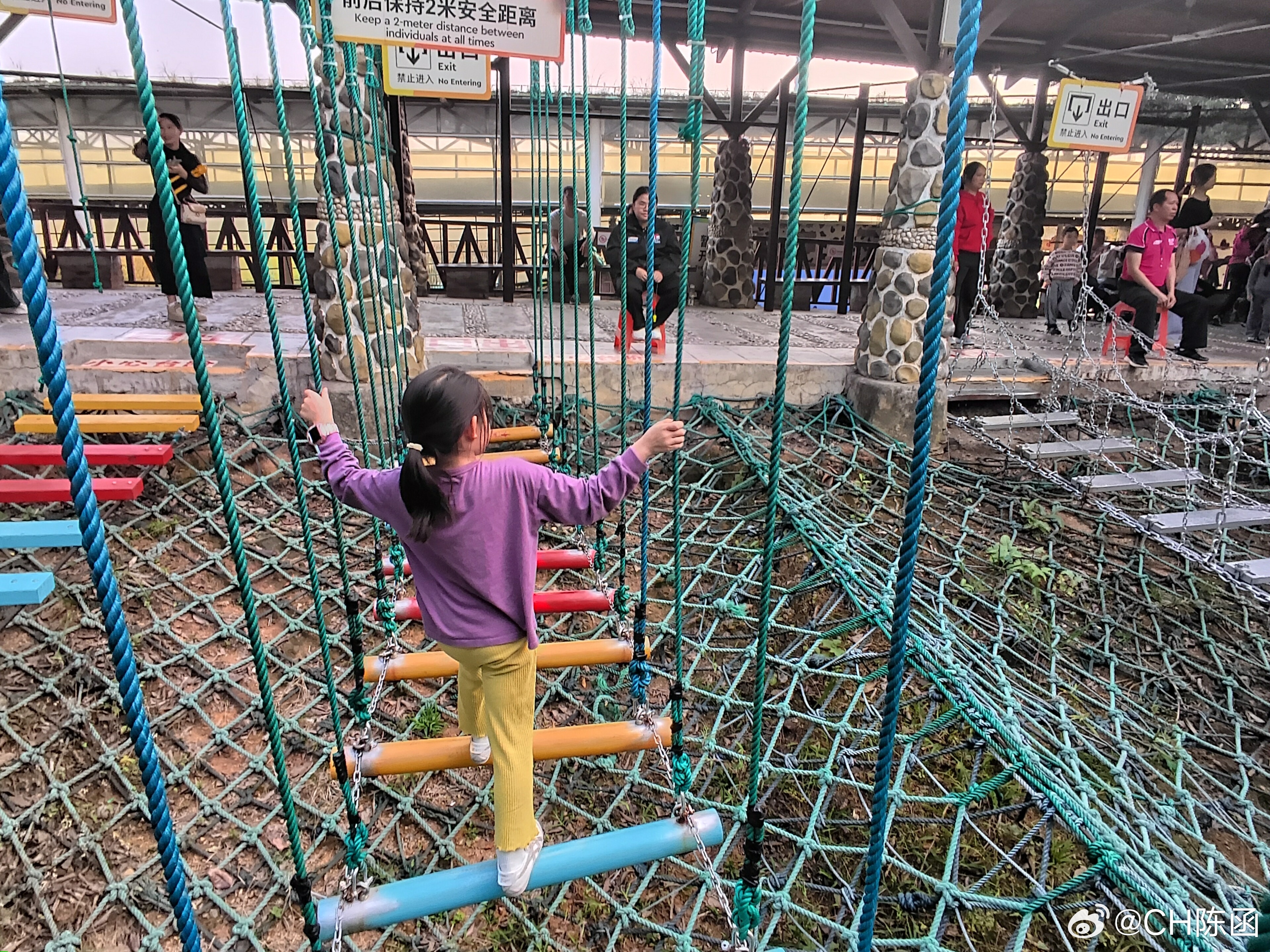 好消息！好消息！我的理想AI眼镜眼镜盒找到了！今天打了大半天游乐园的失物招领电话