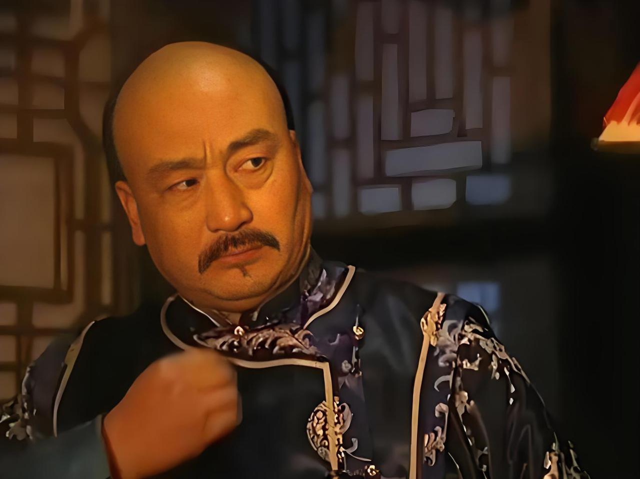 对“爱新觉罗·蠢猪”胤諟来说，早早退出夺储之争的，并不算什么坏事，被囚禁之后，他