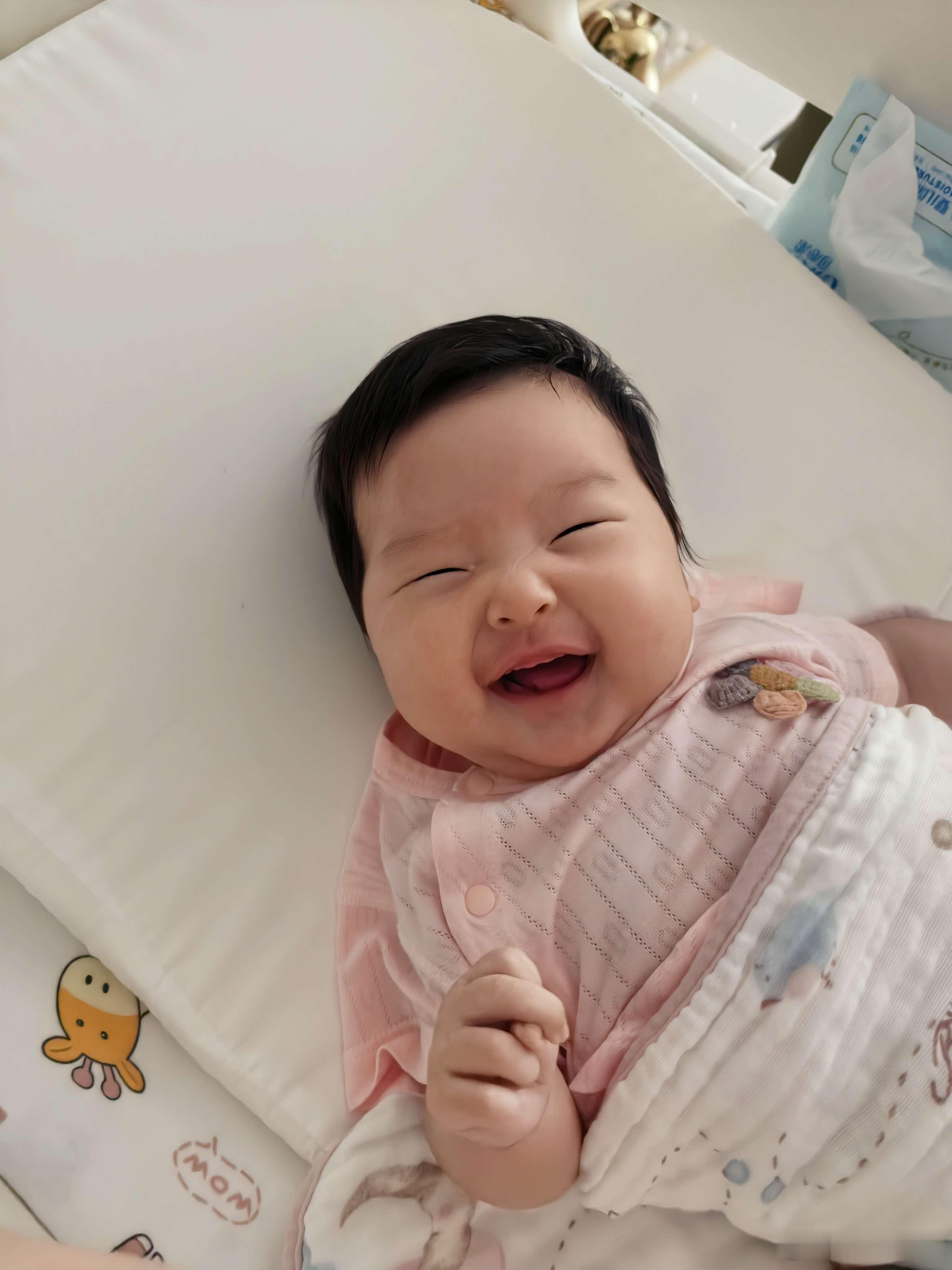 最近在家带娃很多电影都没去看感觉被小朋友拖住了二人世界变成三口之家还不太习惯 