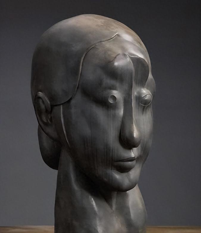 这回算是彻底闹大了！  
那个把秋瑾女侠塑成“歪嘴斜眼”的田大雕塑家，终于要吃官