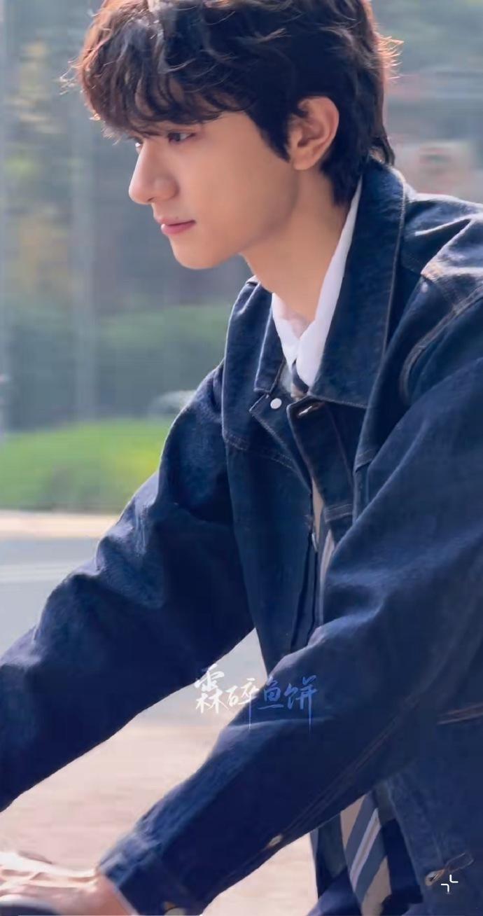 林一前脚daddy后脚baby 林一的双重魅力太戳人，前一秒还是气场强大的大衣霸