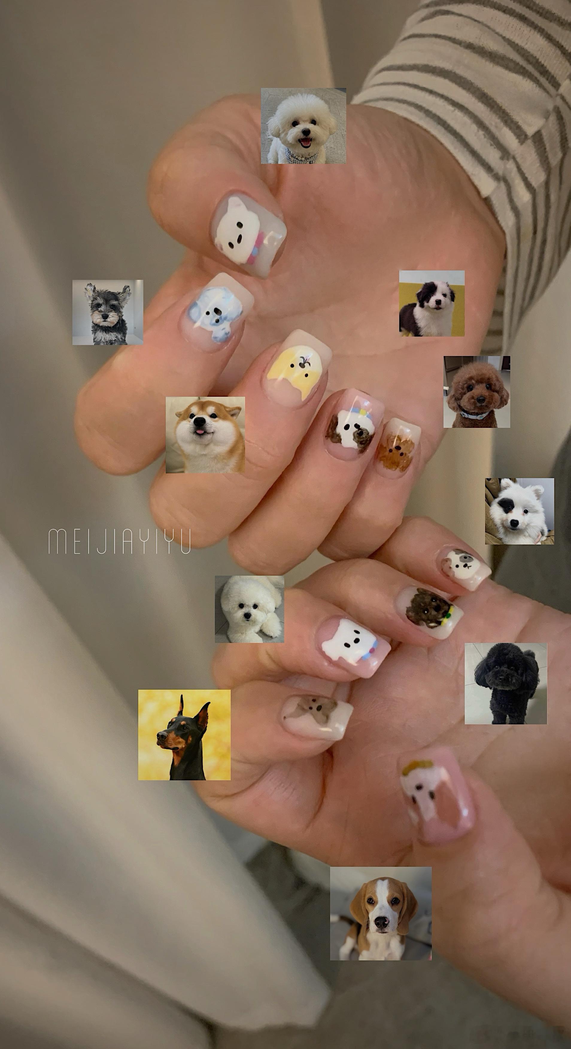 她纠结了好一会..她怕猫，但是喜欢狗狗..最后让我给她画狗..画了10个狗狗🐶