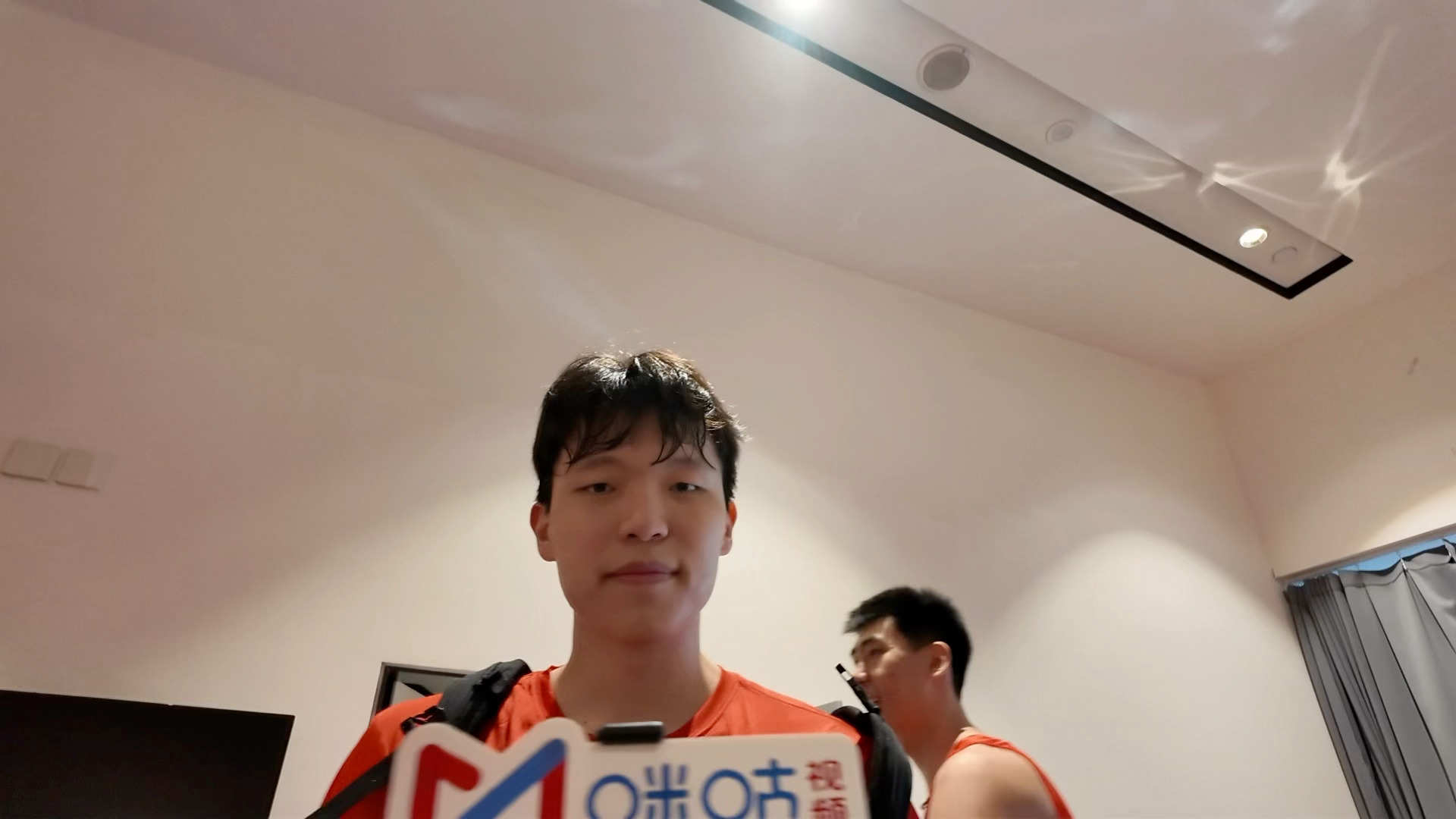 又开始早5晚15的世界杯牛马班了……我争取明天更新Vlog 中国男篮胡豆的日常碎