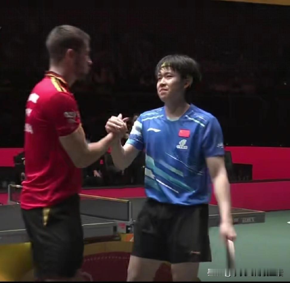 知道王楚钦1：2输给弗朗西斯卡后说了什么吗？王楚钦比绅士的德国队长弗朗西斯卡还绅