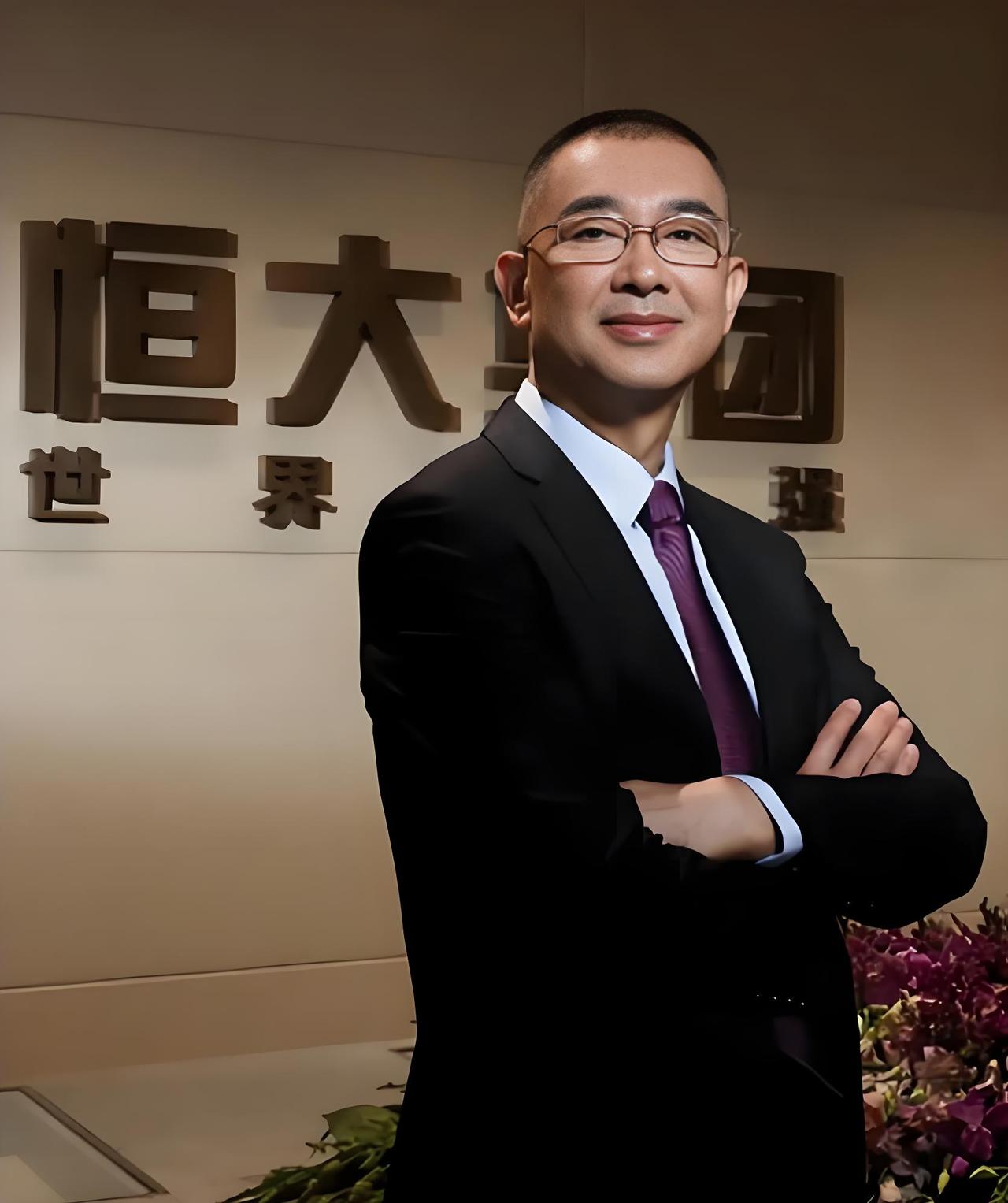恒大高管远避美国坐拥豪宅，哭穷申请生活费暴涨7倍，千万购房者的痛谁来买单？
 