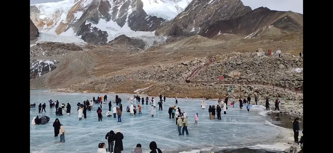 不要去琼慕岗嘎人挤人了，蓝冰在普莫雍错