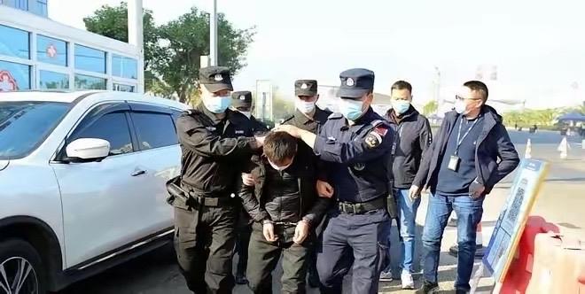 这群人胆子也太大了！
深圳这事太吓人！内鬼比外敌更可恨！27人团伙里应外合，妄图