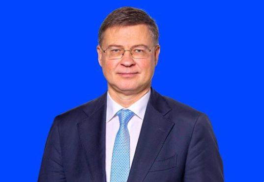 【尽管匈牙利否决，欧盟仍准备向乌克兰提供900亿欧元贷款 欧盟委员会委员瓦尔迪斯