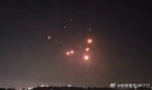 桂哥评：哈哈，看图一东大网友们的热评，笑die了！以色列和美国先反人类侵略伊朗的