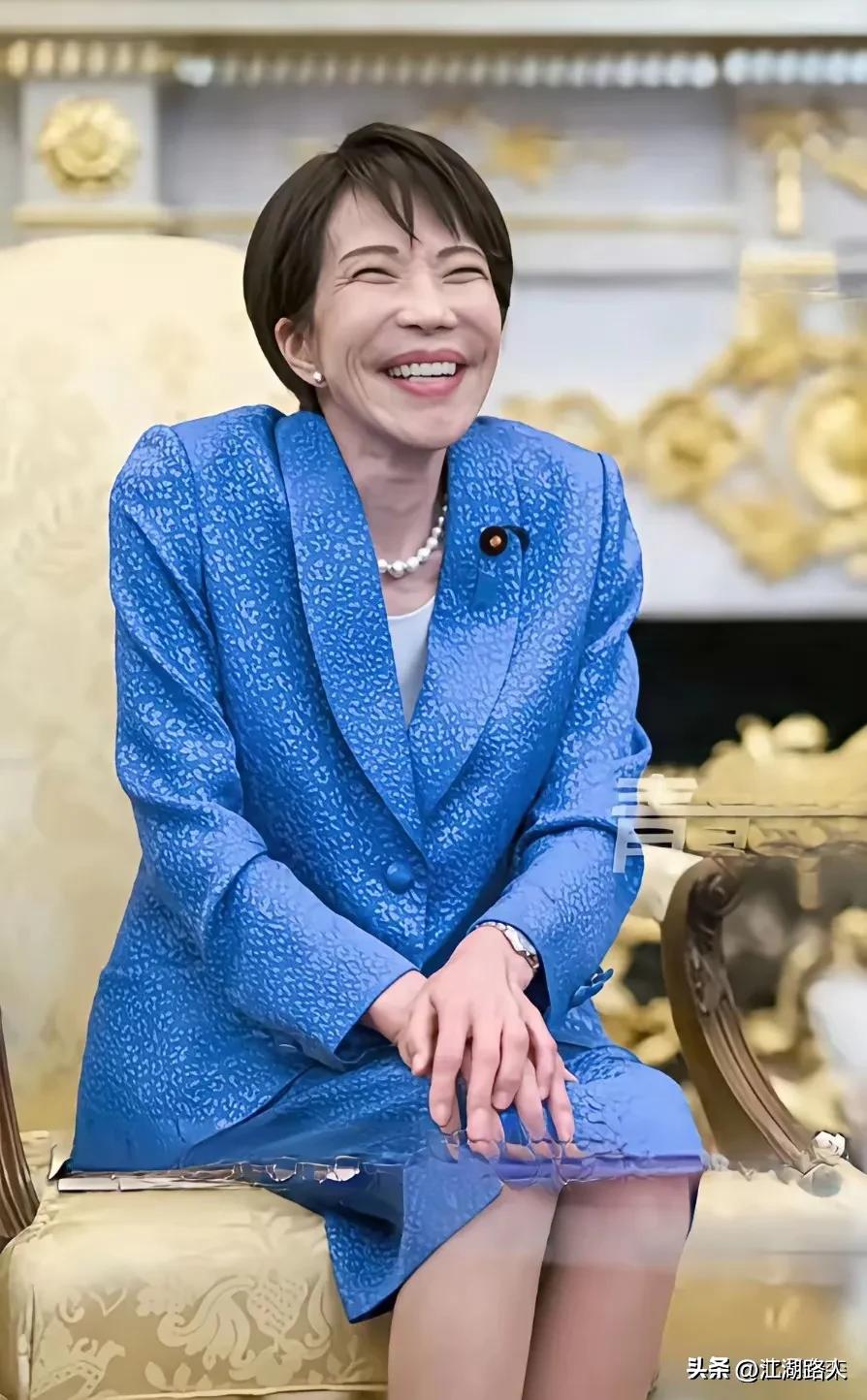 爆款！笑里藏刀，皮笑肉不笑。洋洋得意，彻底放飞自我。这就是现实版日本首相，日本人