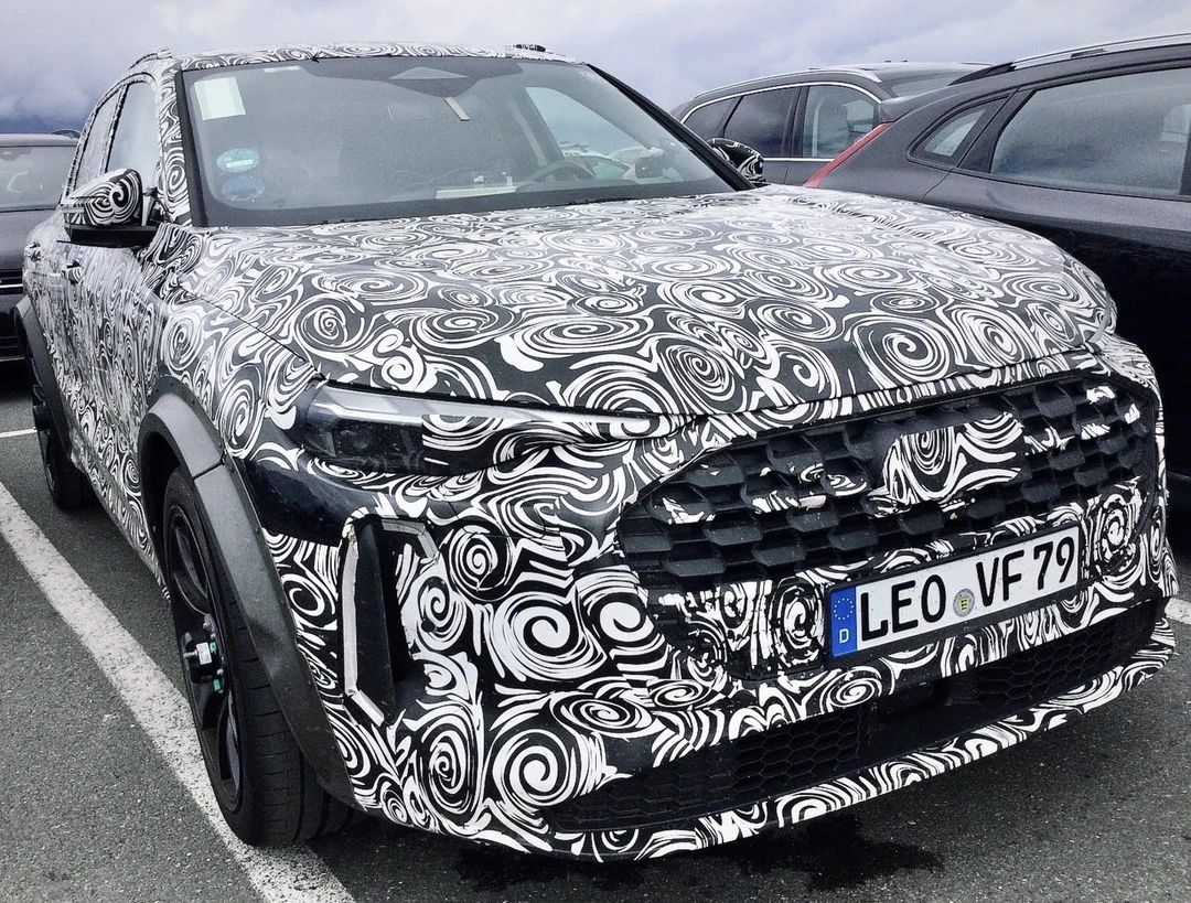 2028 Porsche Macan ICE谍照