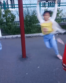 下单了两本定制台历，店家把模板发给我两天了，我都没空选图，春节前最后的疯狂忙碌真